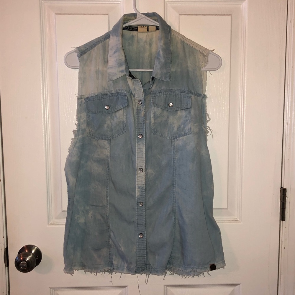 Roxy | Sleeveless Button Up Shirt Size L